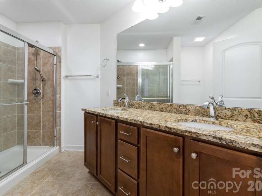 179 Lone Oak Circle, Rock Hill, SC 29732.  MLS# CAR4417183, YatesRealty ID 46120. 