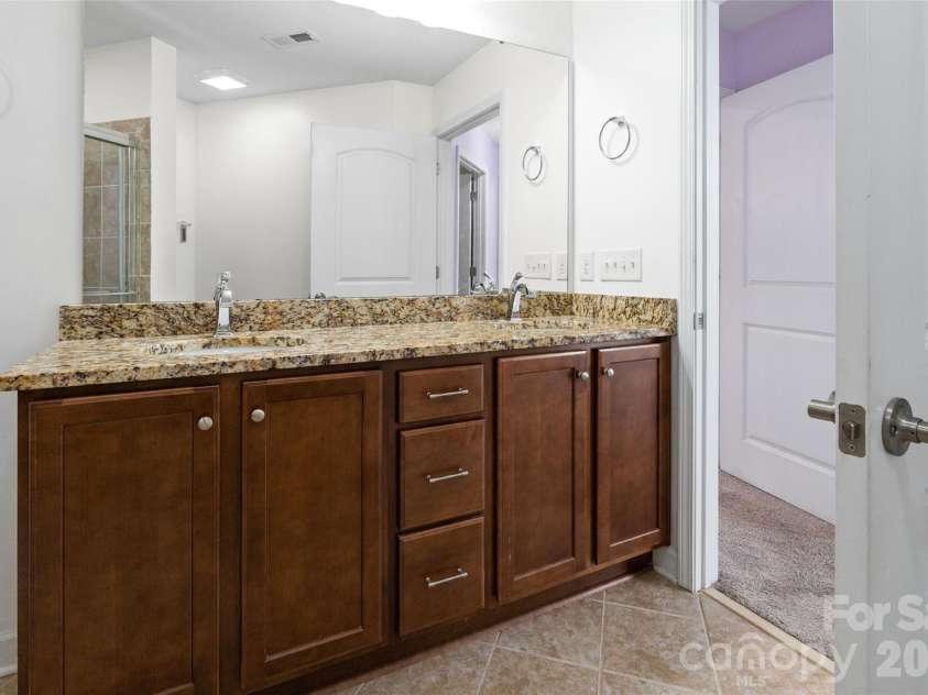 179 Lone Oak Circle, Rock Hill, SC 29732.  MLS# CAR4417183, YatesRealty ID 46120. 