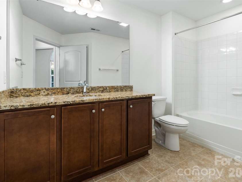 179 Lone Oak Circle, Rock Hill, SC 29732.  MLS# CAR4417183, YatesRealty ID 46120. 