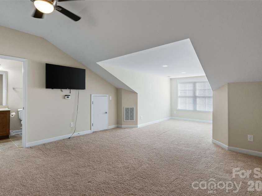 179 Lone Oak Circle, Rock Hill, SC 29732.  MLS# CAR4417183, YatesRealty ID 46120. 