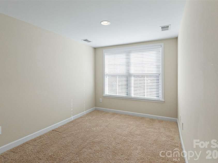 179 Lone Oak Circle, Rock Hill, SC 29732.  MLS# CAR4417183, YatesRealty ID 46120. 