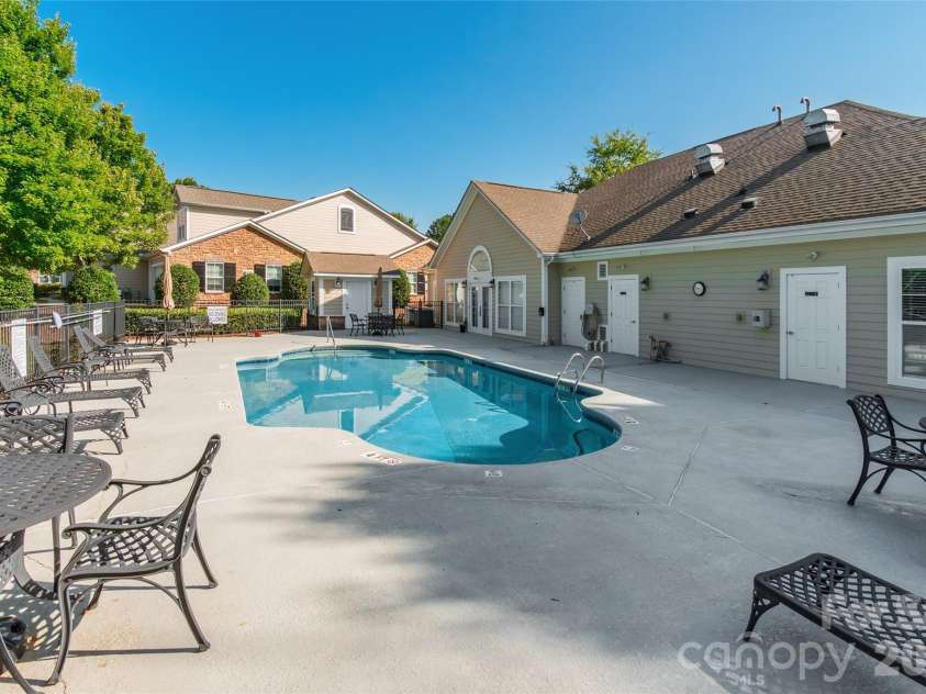 179 Lone Oak Circle, Rock Hill, SC 29732.  MLS# CAR4417183, YatesRealty ID 46120. 