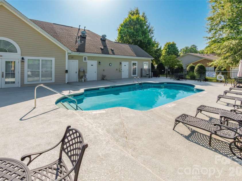 179 Lone Oak Circle, Rock Hill, SC 29732.  MLS# CAR4417183, YatesRealty ID 46120. 