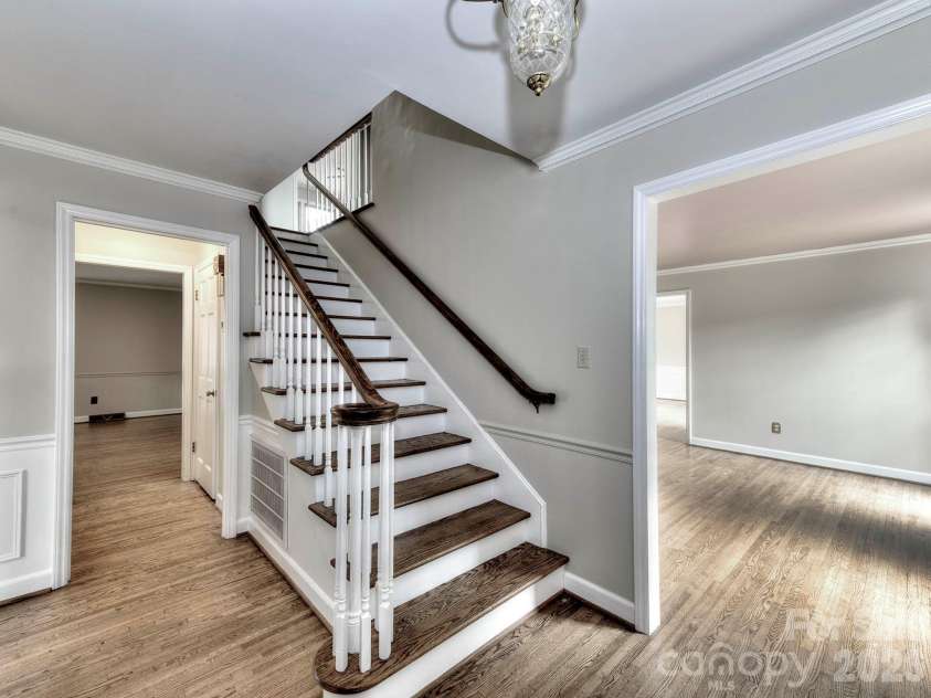 1401 Heatherloch Drive, Gastonia, NC 28054.  MLS# CAR4418870, YatesRealty ID 46121. 