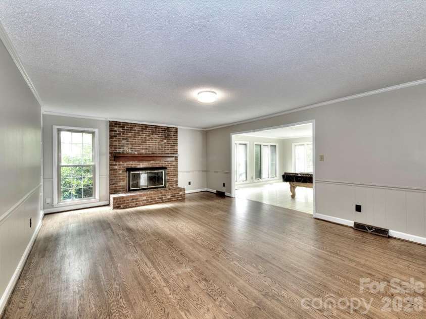 1401 Heatherloch Drive, Gastonia, NC 28054.  MLS# CAR4418870, YatesRealty ID 46121. 