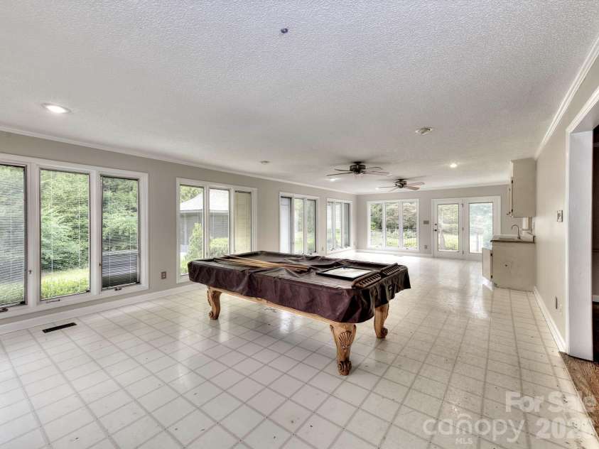 1401 Heatherloch Drive, Gastonia, NC 28054.  MLS# CAR4418870, YatesRealty ID 46121. 