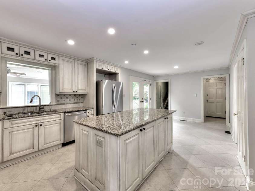 1401 Heatherloch Drive, Gastonia, NC 28054.  MLS# CAR4418870, YatesRealty ID 46121. 