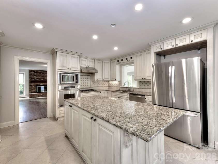1401 Heatherloch Drive, Gastonia, NC 28054.  MLS# CAR4418870, YatesRealty ID 46121. 