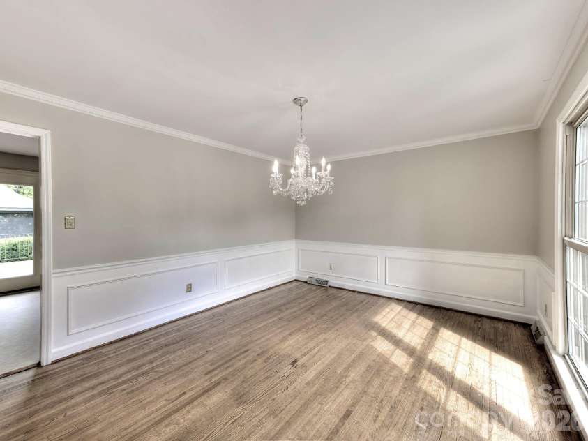 1401 Heatherloch Drive, Gastonia, NC 28054.  MLS# CAR4418870, YatesRealty ID 46121. 