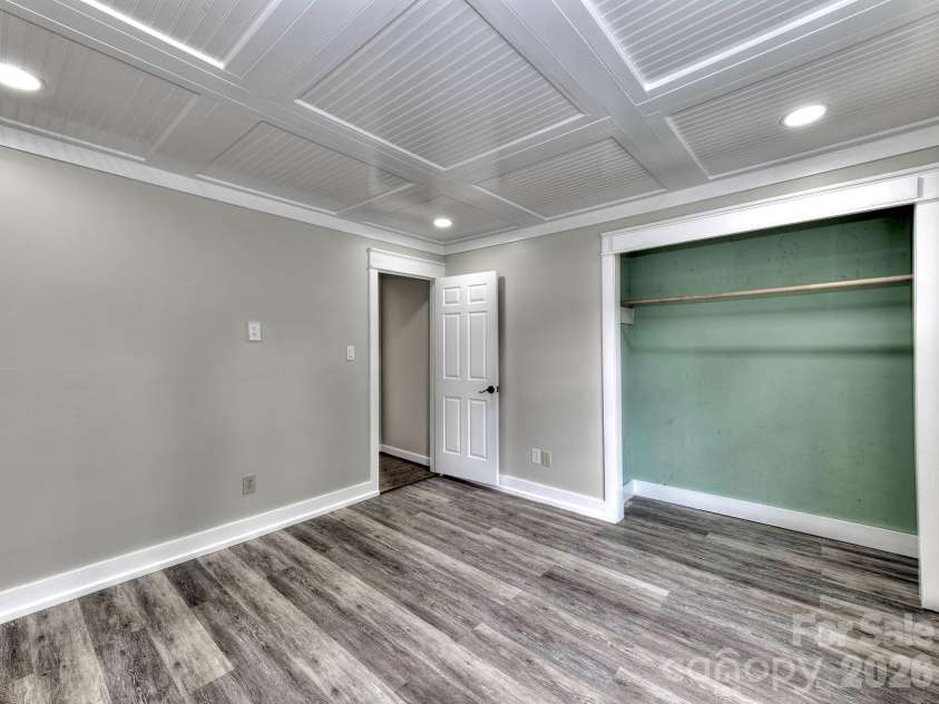1401 Heatherloch Drive, Gastonia, NC 28054.  MLS# CAR4418870, YatesRealty ID 46121. 
