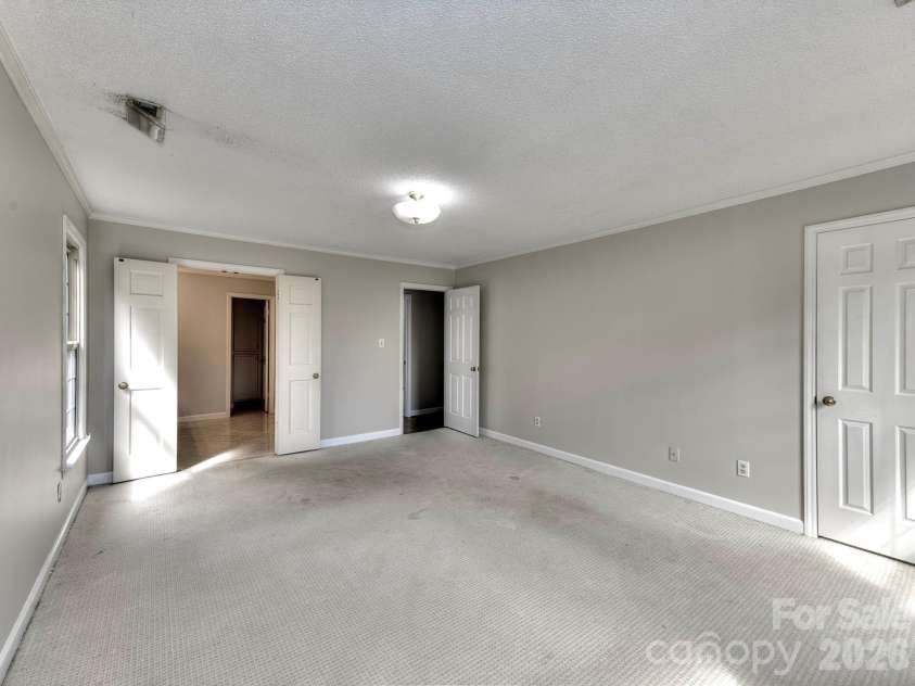 1401 Heatherloch Drive, Gastonia, NC 28054.  MLS# CAR4418870, YatesRealty ID 46121. 