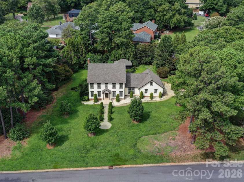 1401 Heatherloch Drive, Gastonia, NC 28054.  MLS# CAR4418870, YatesRealty ID 46121. 