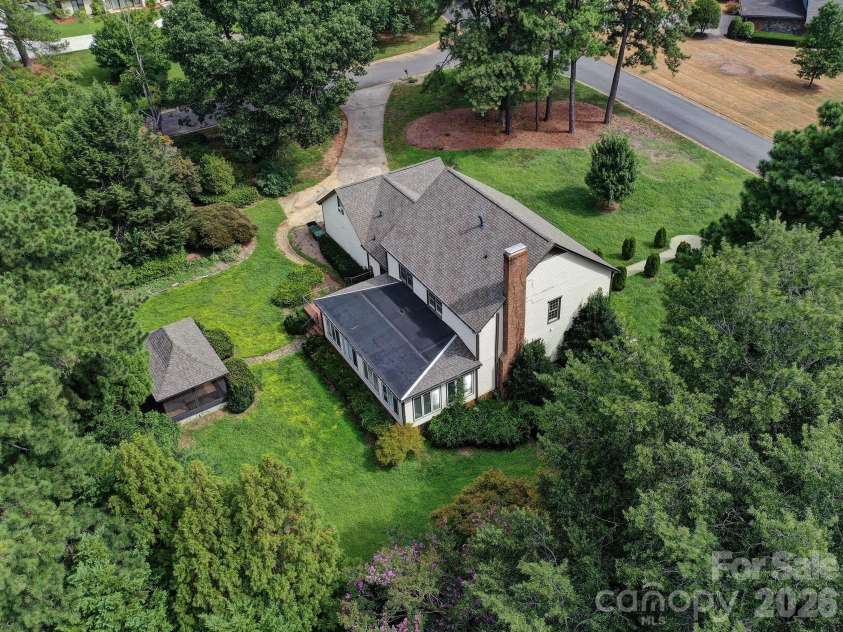 1401 Heatherloch Drive, Gastonia, NC 28054.  MLS# CAR4418870, YatesRealty ID 46121. 
