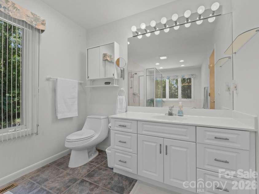 5 Jackson Grove, Landrum, SC 29356.  MLS# CAR4416972, YatesRealty ID 46122. 2nd vanity in Primary Bath