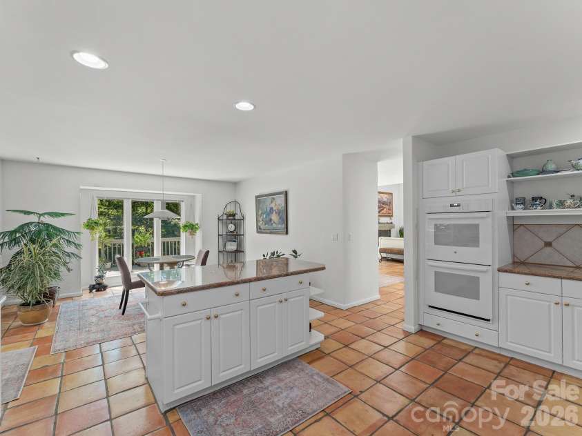 5 Jackson Grove, Landrum, SC 29356.  MLS# CAR4416972, YatesRealty ID 46122. Double ovens and kitchen island