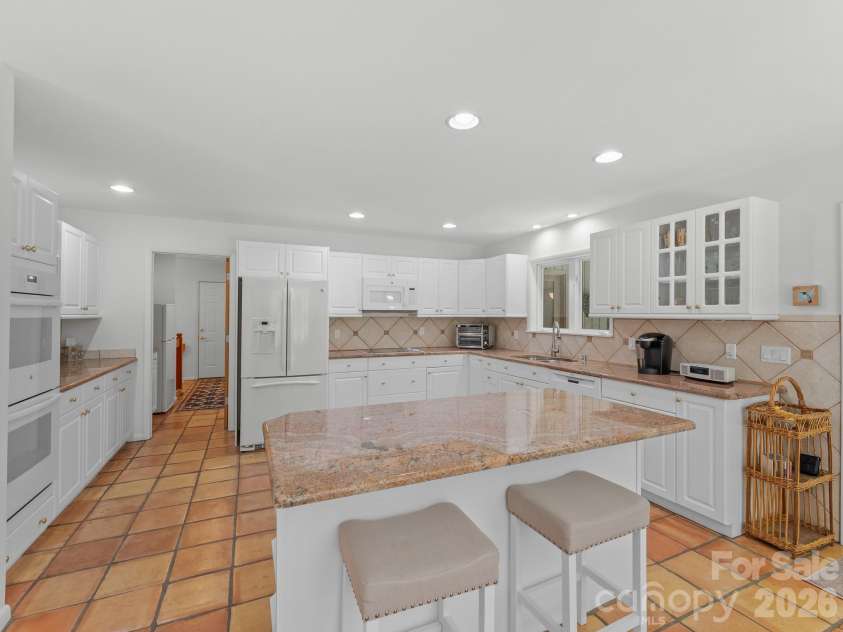 5 Jackson Grove, Landrum, SC 29356.  MLS# CAR4416972, YatesRealty ID 46122. Super Spacious Kitchen