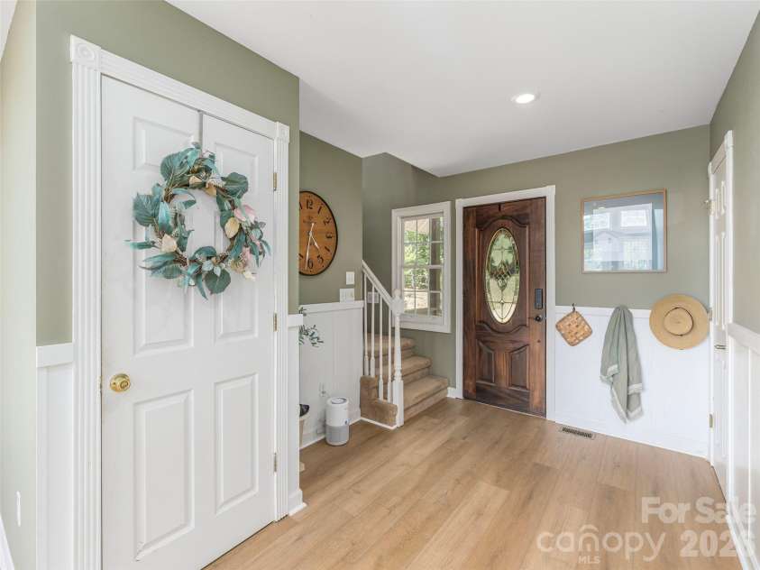 499 Match Point, Sylva, NC 28779.  MLS# CAR4417210, YatesRealty ID 46124. 