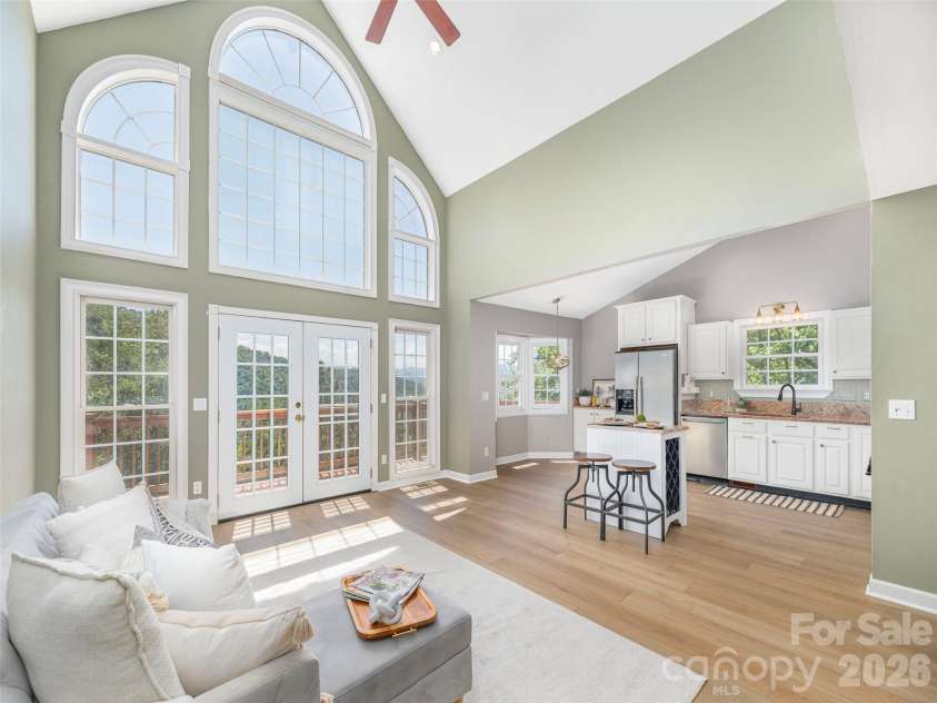 499 Match Point, Sylva, NC 28779.  MLS# CAR4417210, YatesRealty ID 46124. 