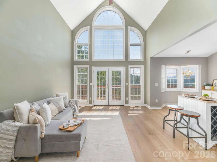 499 Match Point, Sylva, NC 28779.  MLS# CAR4417210, YatesRealty ID 46124. 