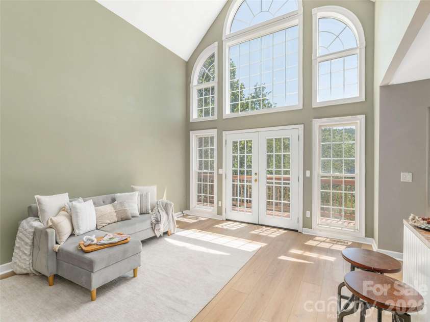 499 Match Point, Sylva, NC 28779.  MLS# CAR4417210, YatesRealty ID 46124. 