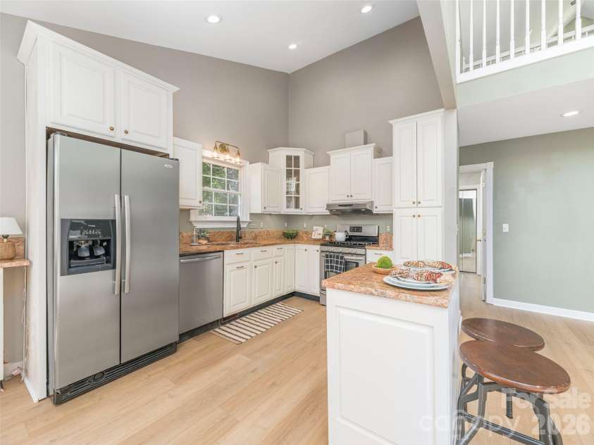 499 Match Point, Sylva, NC 28779.  MLS# CAR4417210, YatesRealty ID 46124. 