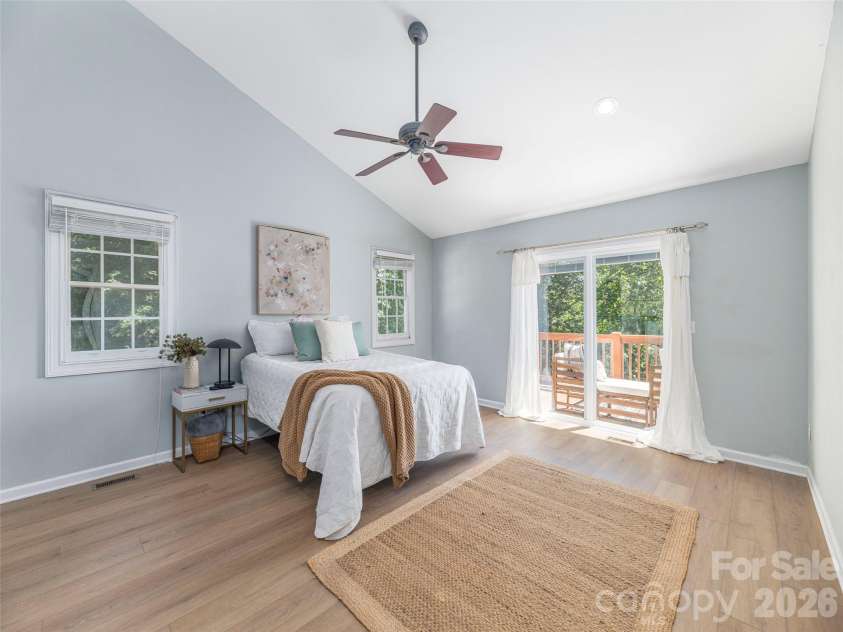 499 Match Point, Sylva, NC 28779.  MLS# CAR4417210, YatesRealty ID 46124. 