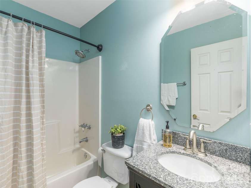 499 Match Point, Sylva, NC 28779.  MLS# CAR4417210, YatesRealty ID 46124. 
