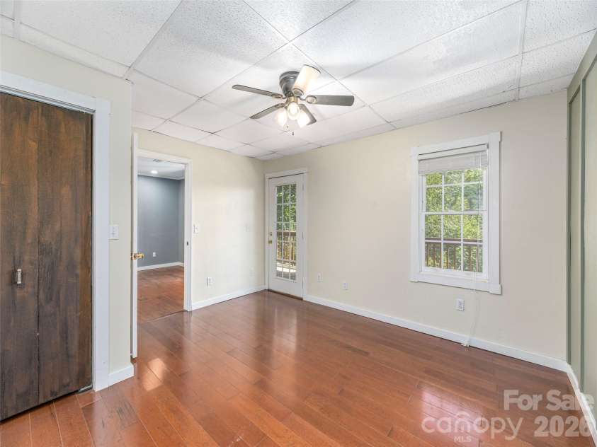 499 Match Point, Sylva, NC 28779.  MLS# CAR4417210, YatesRealty ID 46124. 