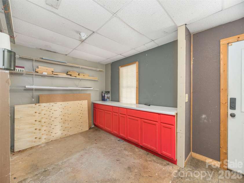 499 Match Point, Sylva, NC 28779.  MLS# CAR4417210, YatesRealty ID 46124. 
