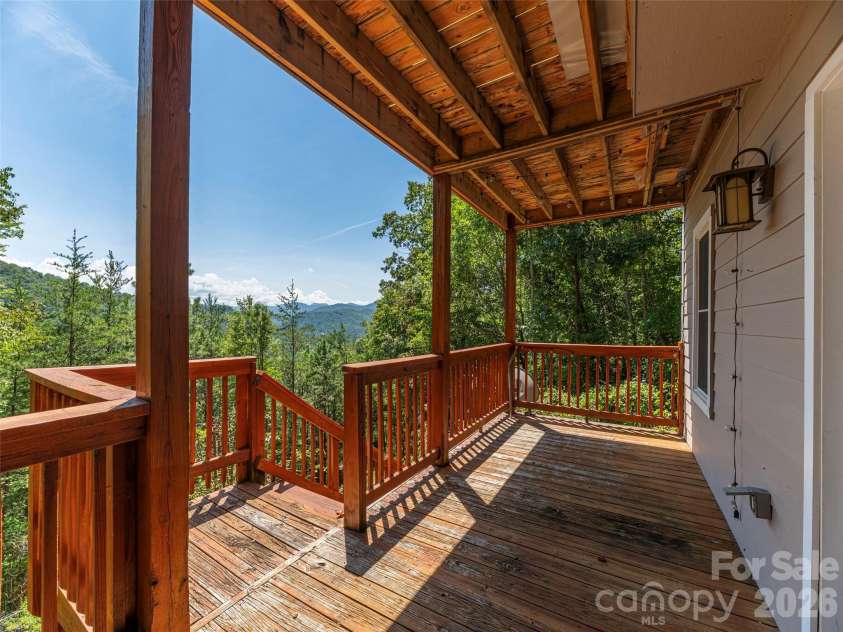 499 Match Point, Sylva, NC 28779.  MLS# CAR4417210, YatesRealty ID 46124. 