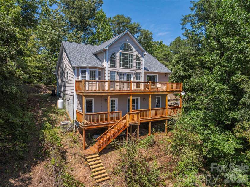 499 Match Point, Sylva, NC 28779.  MLS# CAR4417210, YatesRealty ID 46124. 