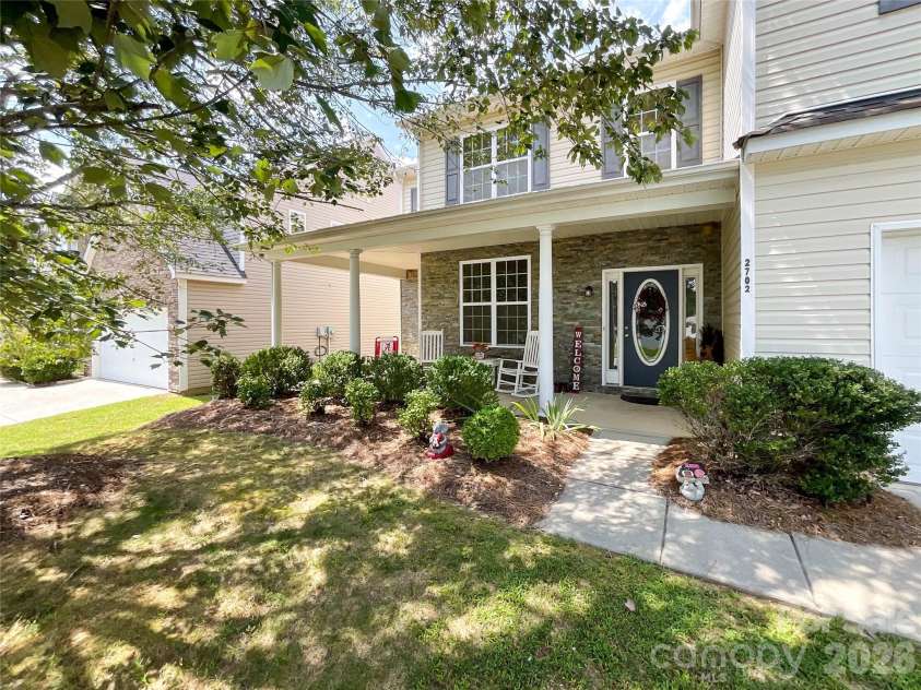 2702 Piersland Drive, Matthews, NC 28104.  MLS# CAR4416669, YatesRealty ID 46126. 
