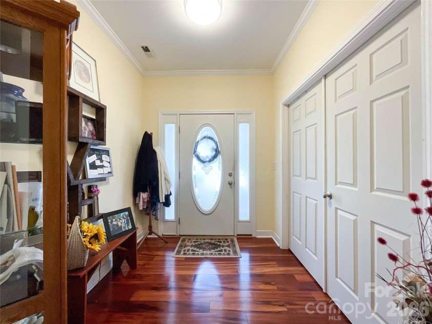 2702 Piersland Drive, Matthews, NC 28104.  MLS# CAR4416669, YatesRealty ID 46126. 