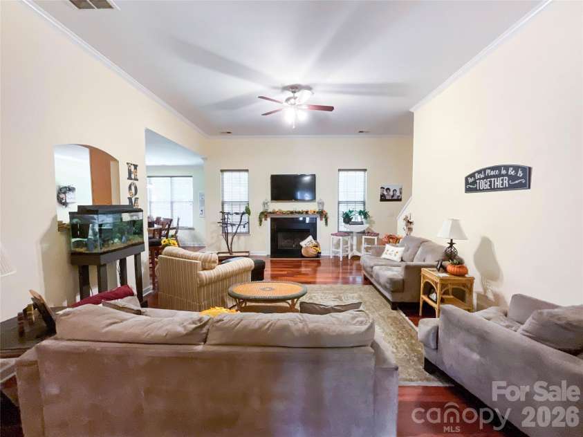 2702 Piersland Drive, Matthews, NC 28104.  MLS# CAR4416669, YatesRealty ID 46126. 