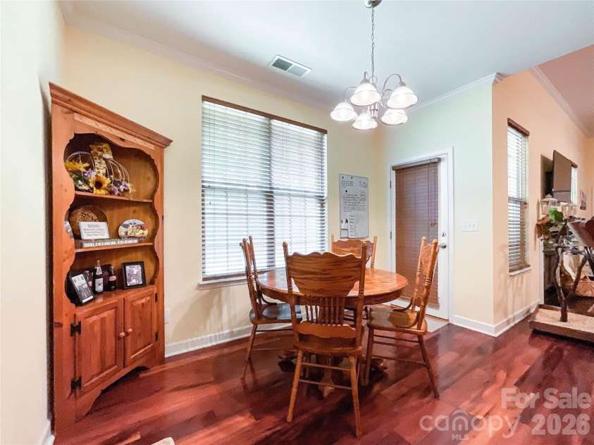 2702 Piersland Drive, Matthews, NC 28104.  MLS# CAR4416669, YatesRealty ID 46126. 