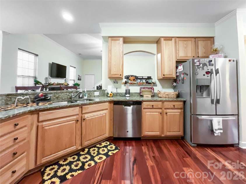 2702 Piersland Drive, Matthews, NC 28104.  MLS# CAR4416669, YatesRealty ID 46126. 
