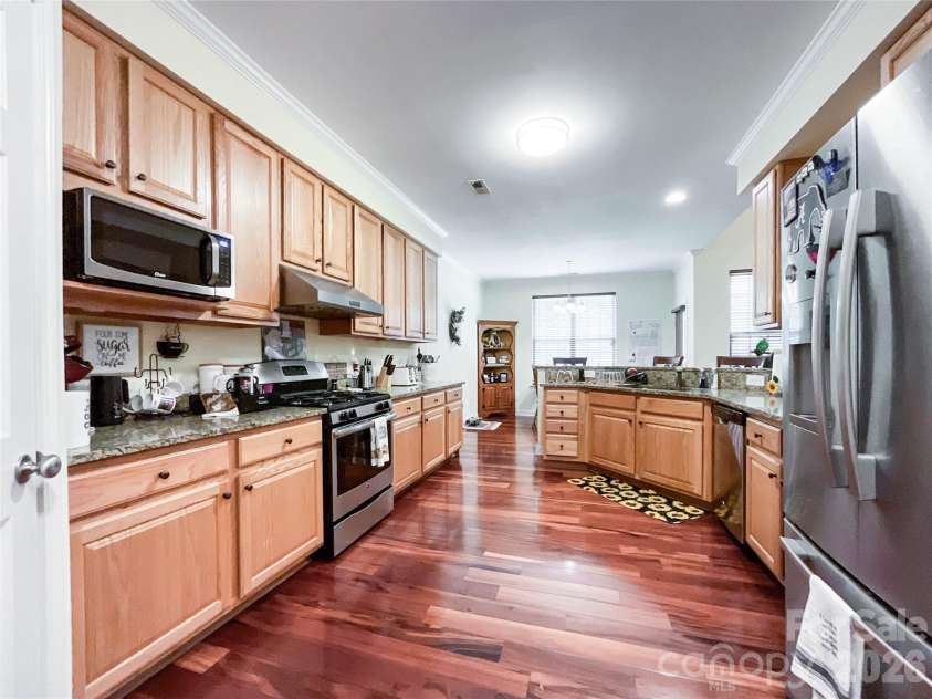 2702 Piersland Drive, Matthews, NC 28104.  MLS# CAR4416669, YatesRealty ID 46126. 