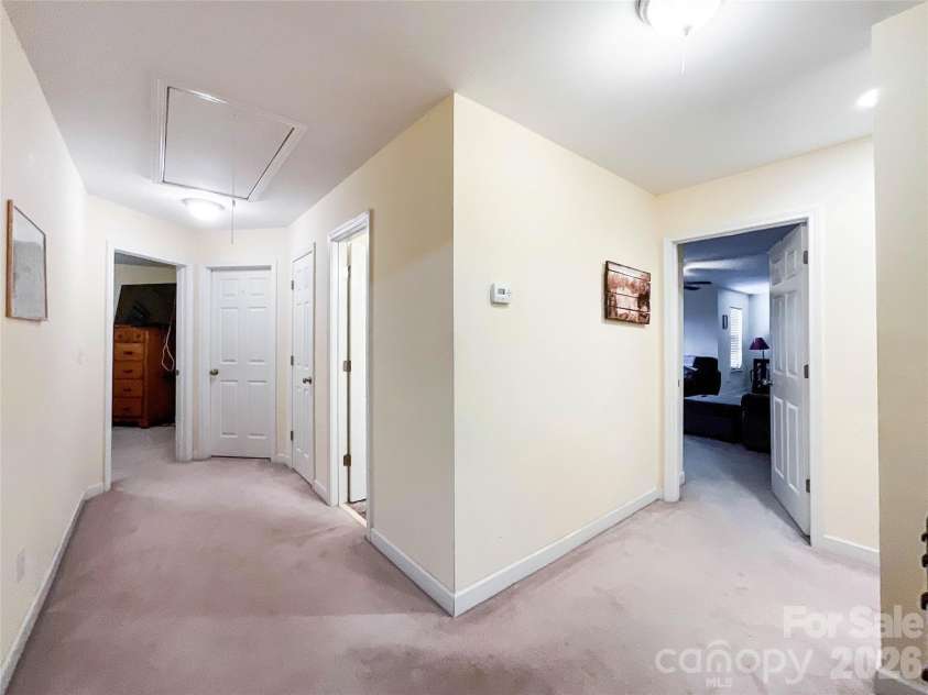 2702 Piersland Drive, Matthews, NC 28104.  MLS# CAR4416669, YatesRealty ID 46126. 