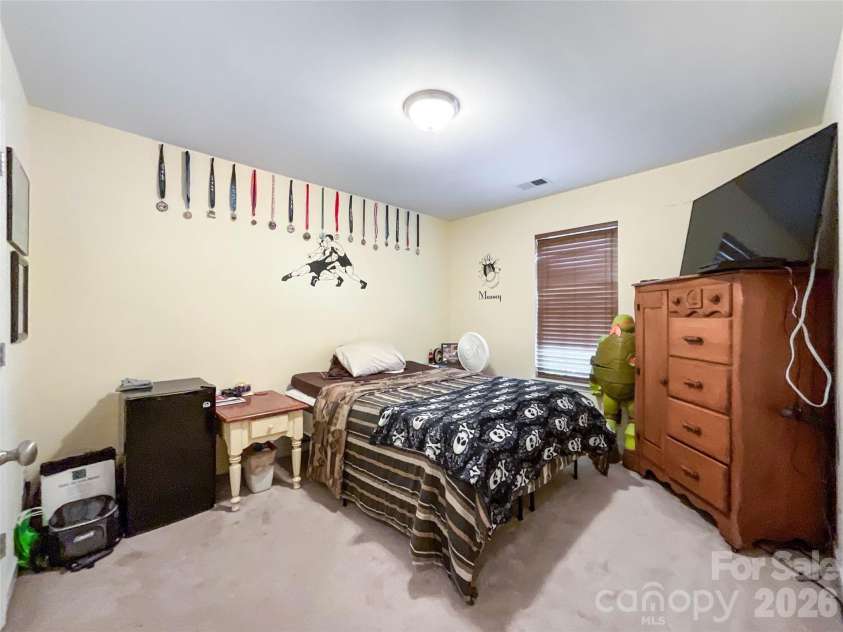 2702 Piersland Drive, Matthews, NC 28104.  MLS# CAR4416669, YatesRealty ID 46126. 