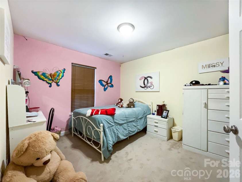 2702 Piersland Drive, Matthews, NC 28104.  MLS# CAR4416669, YatesRealty ID 46126. 