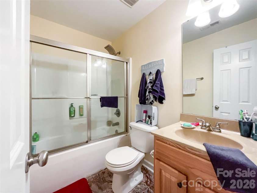 2702 Piersland Drive, Matthews, NC 28104.  MLS# CAR4416669, YatesRealty ID 46126. 