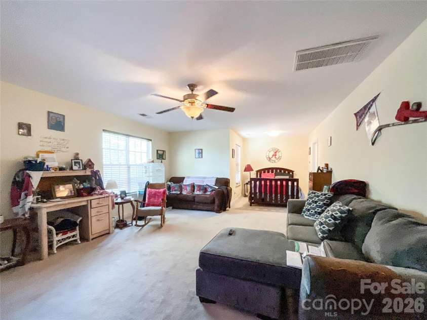 2702 Piersland Drive, Matthews, NC 28104.  MLS# CAR4416669, YatesRealty ID 46126. 