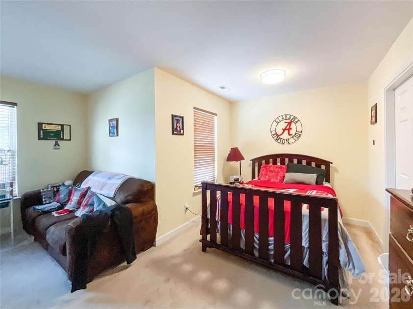 2702 Piersland Drive, Matthews, NC 28104.  MLS# CAR4416669, YatesRealty ID 46126. 