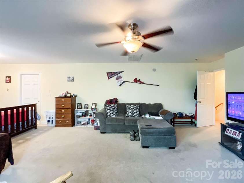 2702 Piersland Drive, Matthews, NC 28104.  MLS# CAR4416669, YatesRealty ID 46126. 