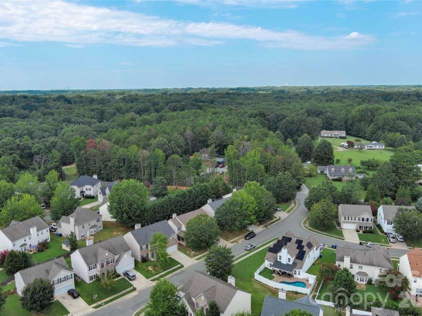2702 Piersland Drive, Matthews, NC 28104.  MLS# CAR4416669, YatesRealty ID 46126. 