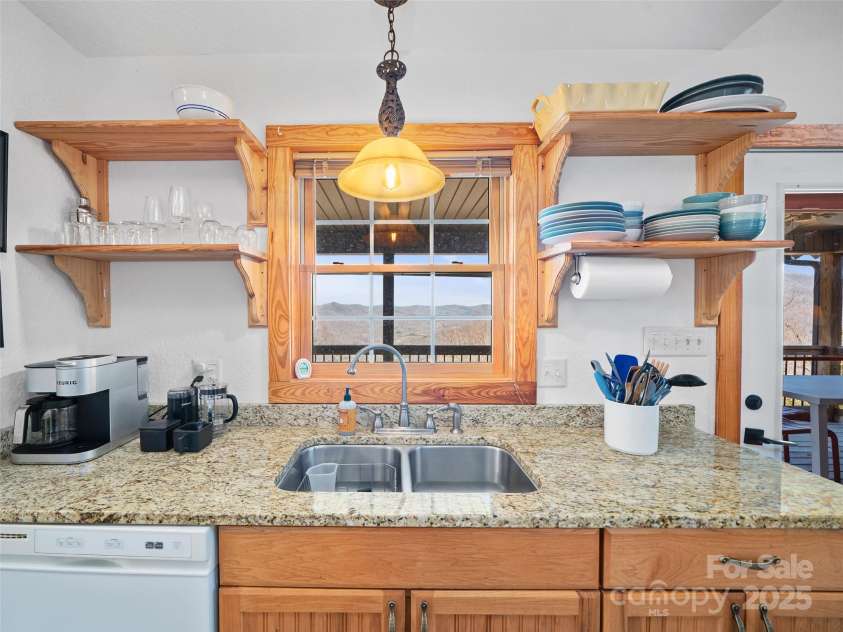 20 Claw Court, Bakersville, NC 28705.  MLS# CAR4240555, YatesRealty ID 4613. 