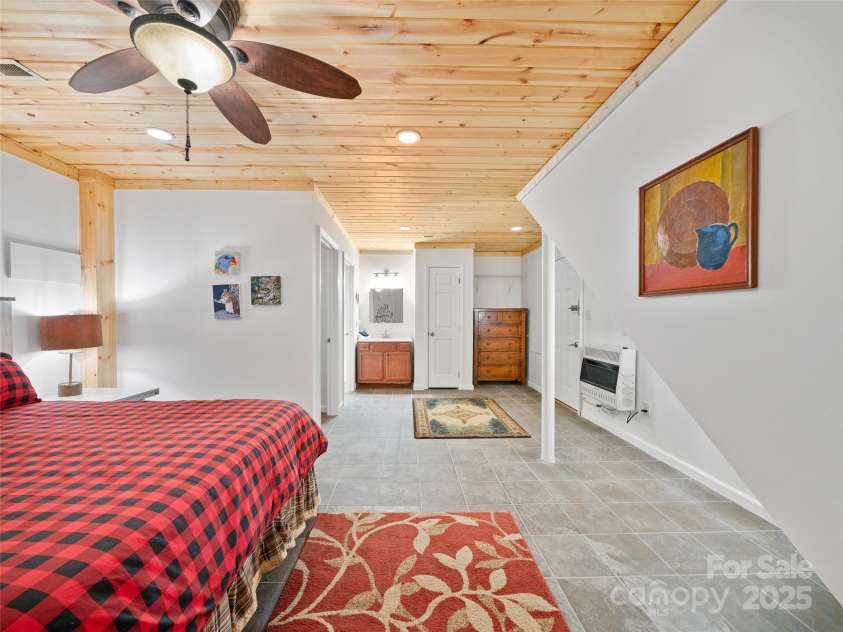 20 Claw Court, Bakersville, NC 28705.  MLS# CAR4240555, YatesRealty ID 4613. 