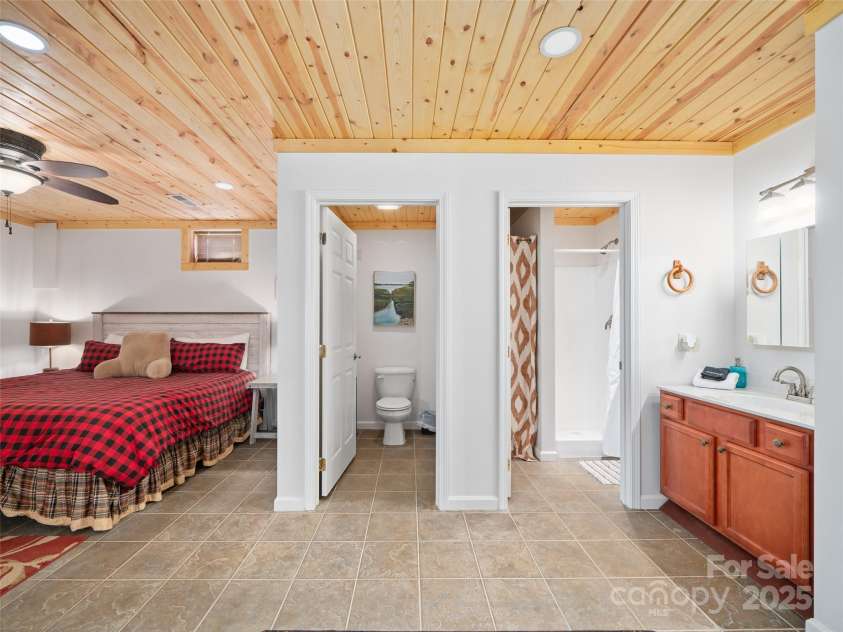 20 Claw Court, Bakersville, NC 28705.  MLS# CAR4240555, YatesRealty ID 4613. 