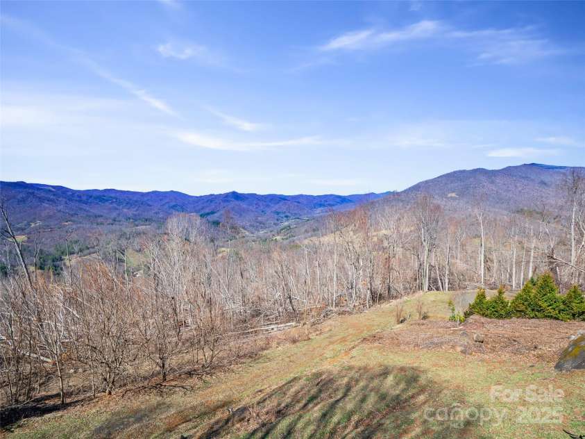 20 Claw Court, Bakersville, NC 28705.  MLS# CAR4240555, YatesRealty ID 4613. 