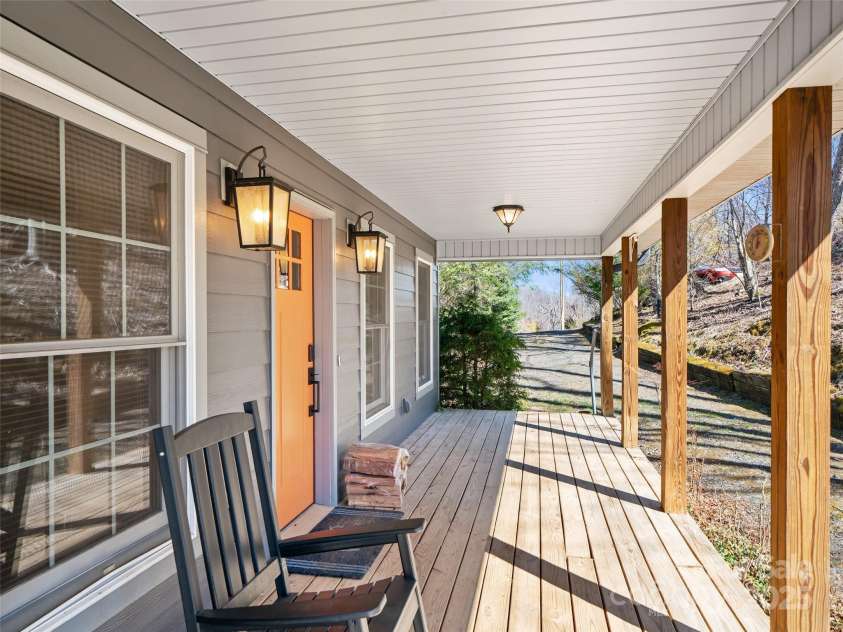 20 Claw Court, Bakersville, NC 28705.  MLS# CAR4240555, YatesRealty ID 4613. 